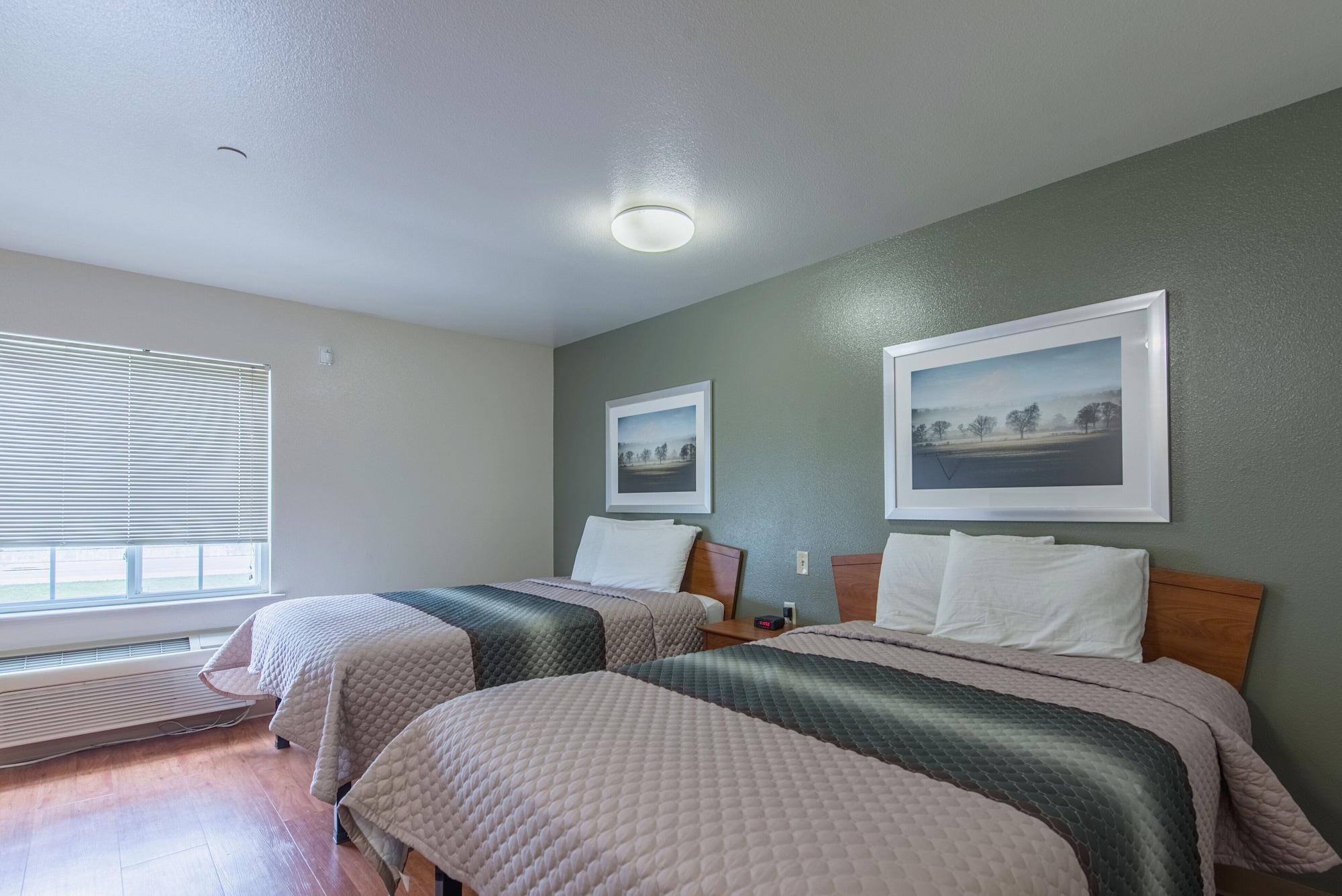 Motel Hometowne By Red Roof