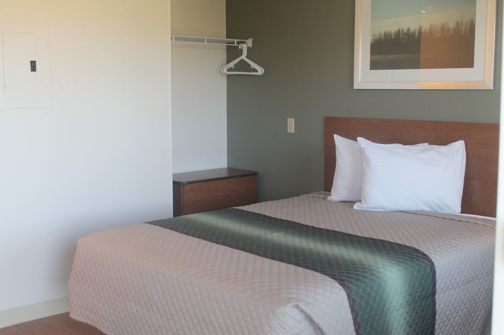 Motel Hometowne By Red Roof Columbus