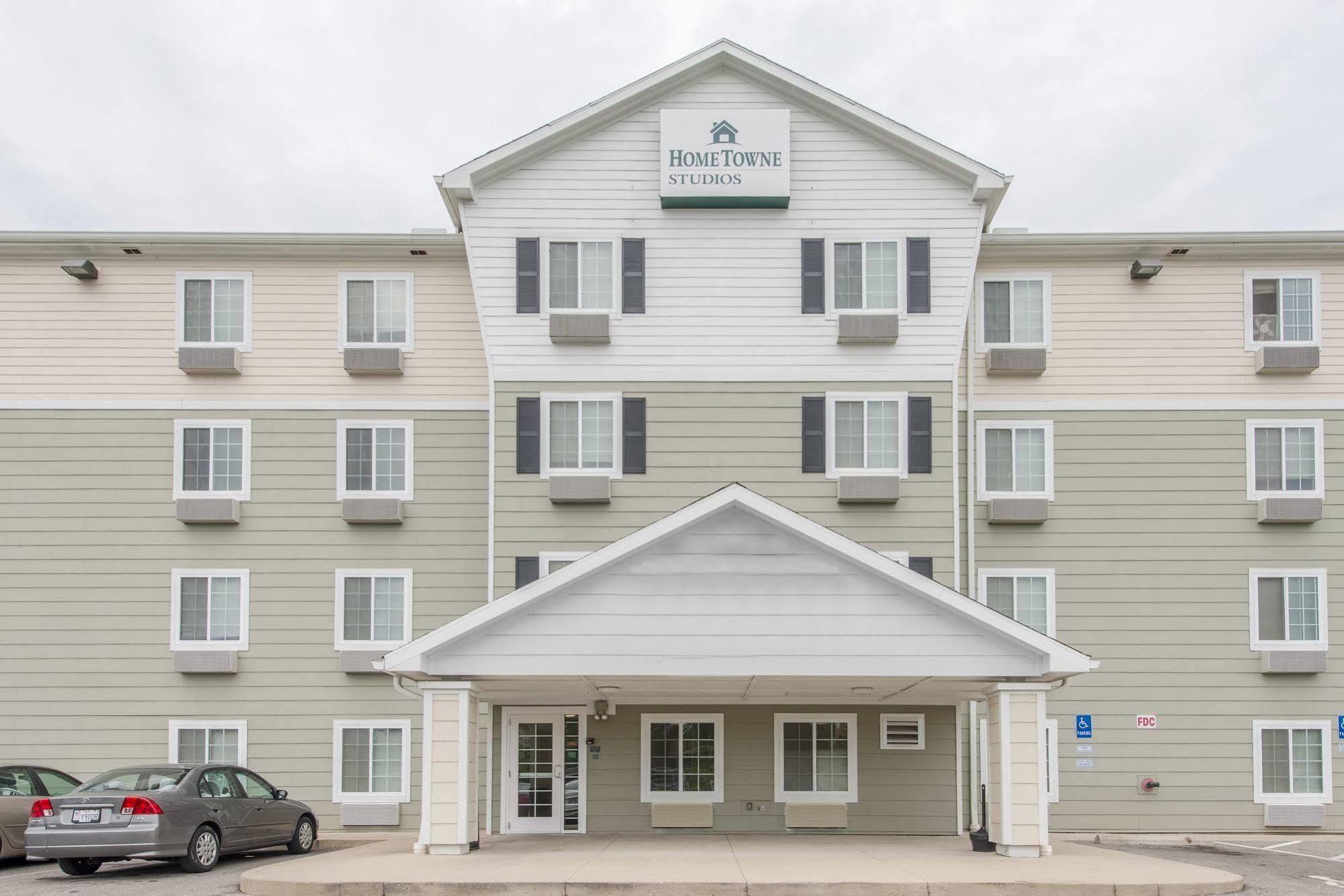 Hometowne By Red Roof Motel 2*